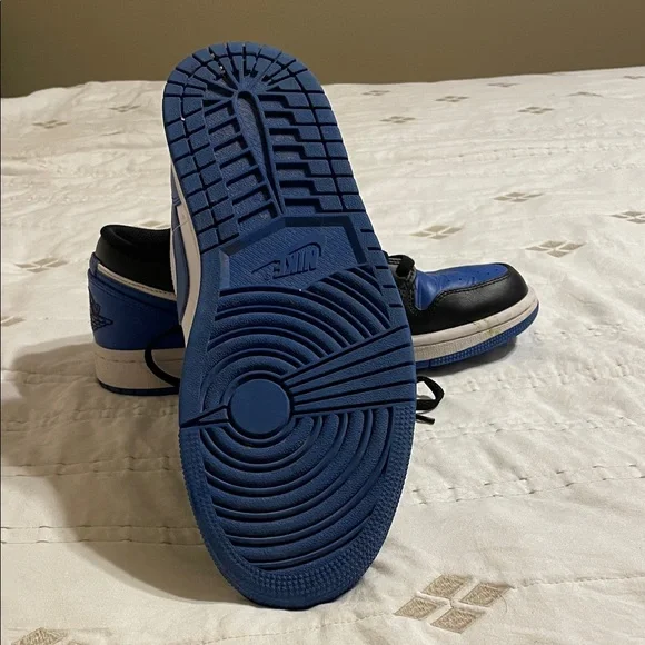 Nike Air Jordan 1 Low - Picture 4 of 6